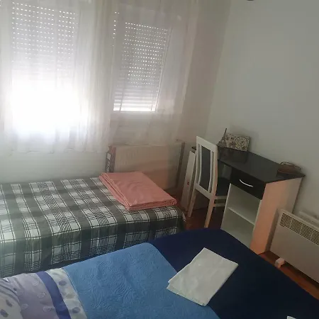 Apartment Apartman Paris *
